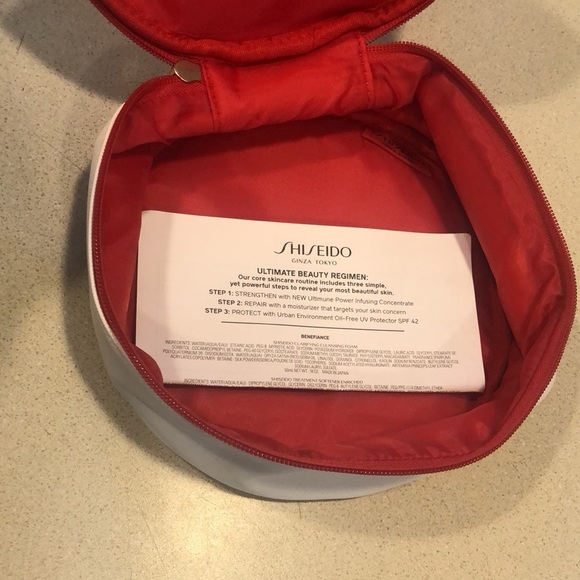 SHISEIDO ROUND ZIPPERED MAKEUP BAG WITH BLK RED AND WHITE REVERSE PRINT - Picture 6 of 7